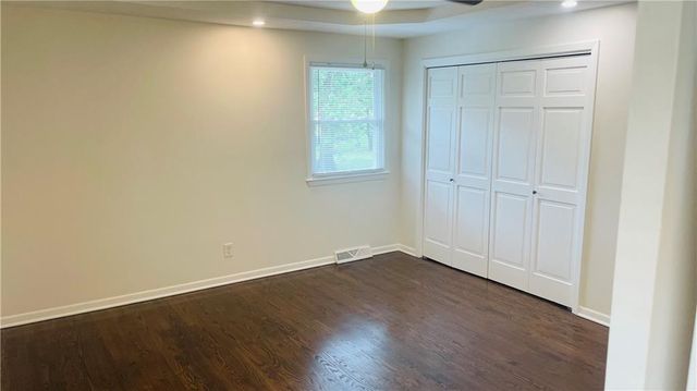 14007 Jesse James Farm Road, Kearney, MO 64060