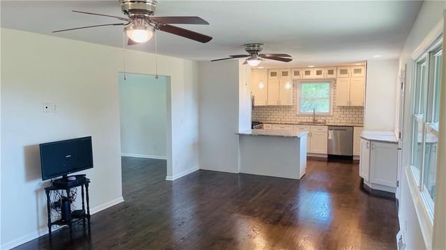 14007 Jesse James Farm Road, Kearney, MO 64060