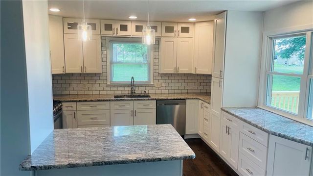 14007 Jesse James Farm Road, Kearney, MO 64060