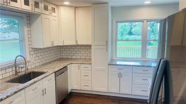 14007 Jesse James Farm Road, Kearney, MO 64060