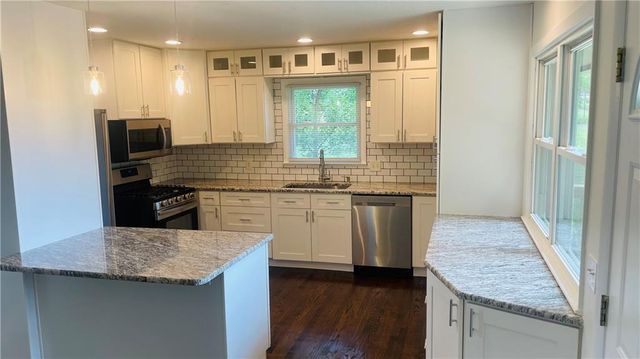 14007 Jesse James Farm Road, Kearney, MO 64060