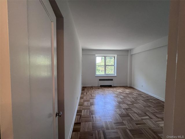 280 Collins Avenue 2B, Fleetwood, NY 10552
