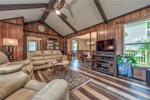 11917 W 49th Terrace, Shawnee, KS 66216