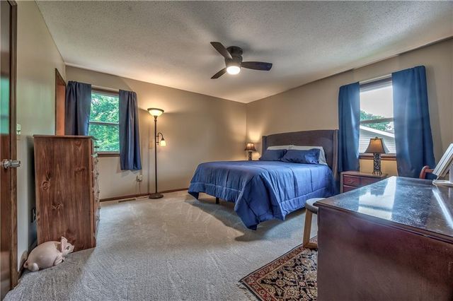 11917 W 49th Terrace, Shawnee, KS 66216