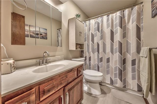 11917 W 49th Terrace, Shawnee, KS 66216