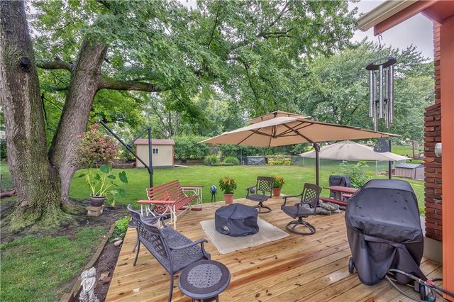 11917 W 49th Terrace, Shawnee, KS 66216