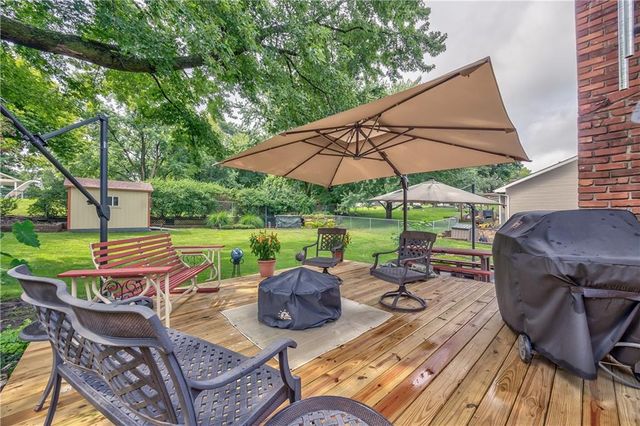 11917 W 49th Terrace, Shawnee, KS 66216