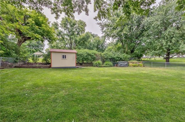 11917 W 49th Terrace, Shawnee, KS 66216