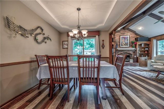 11917 W 49th Terrace, Shawnee, KS 66216
