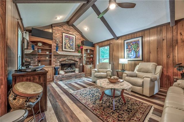 11917 W 49th Terrace, Shawnee, KS 66216