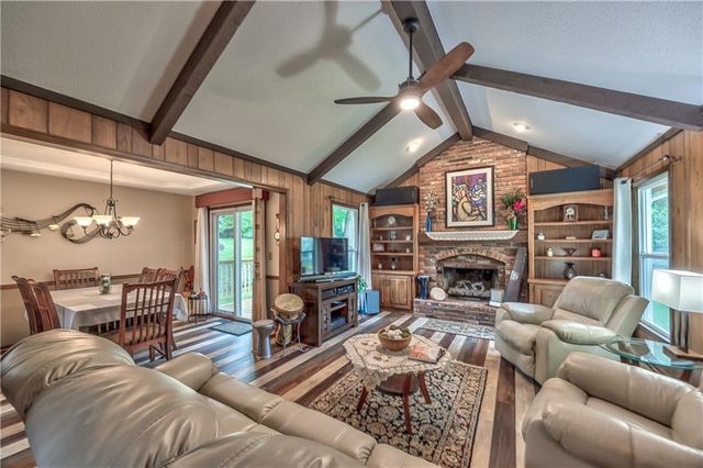 11917 W 49th Terrace, Shawnee, KS 66216
