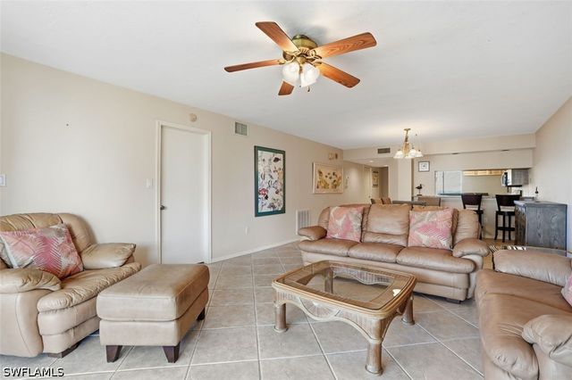11118 Gulf Shore DR A803, Naples, FL 34108