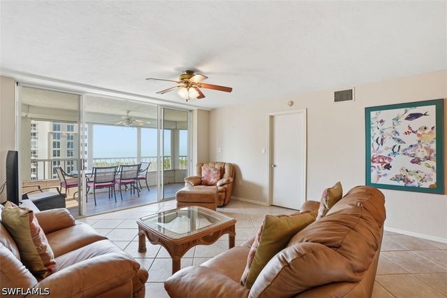 11118 Gulf Shore DR A803, Naples, FL 34108