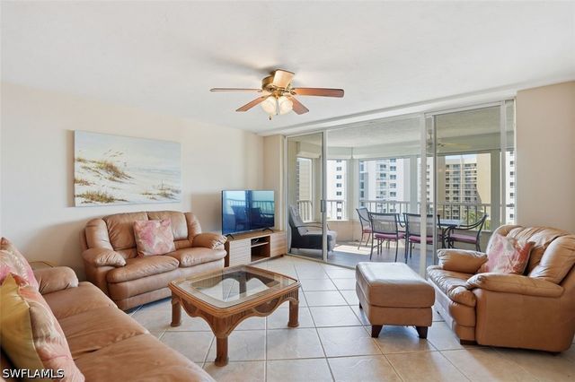 11118 Gulf Shore DR A803, Naples, FL 34108