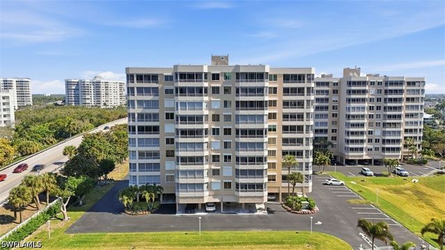 11118 Gulf Shore DR A803, Naples, FL 34108
