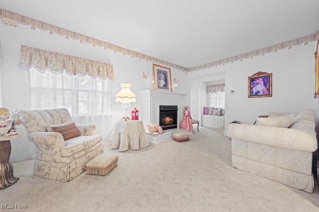 215 Lake Avenue NE, Hartville, OH 44632