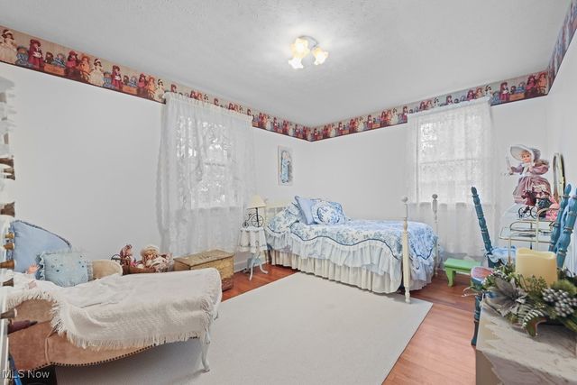 215 Lake Avenue NE, Hartville, OH 44632