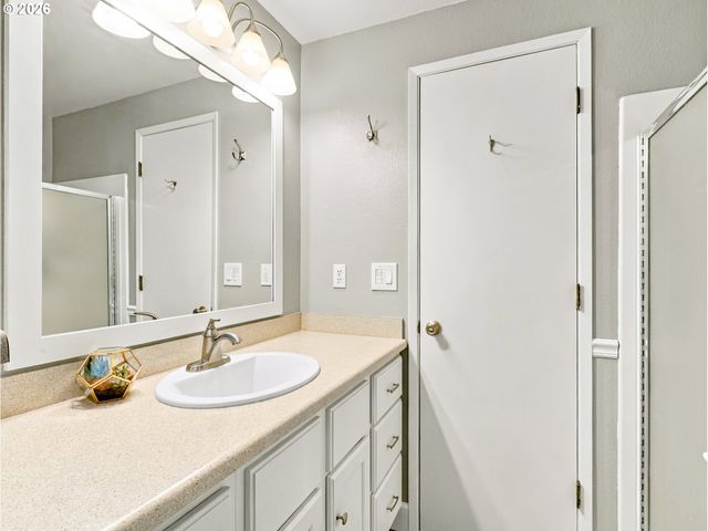 8479 Sw TYGH Loop, Tualatin, OR 97062