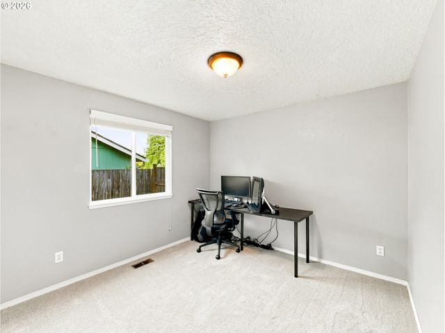 8479 Sw TYGH Loop, Tualatin, OR 97062