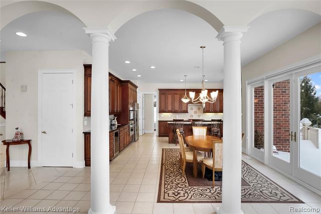 3860 S Shoreline Drive, Milford, MI 48381