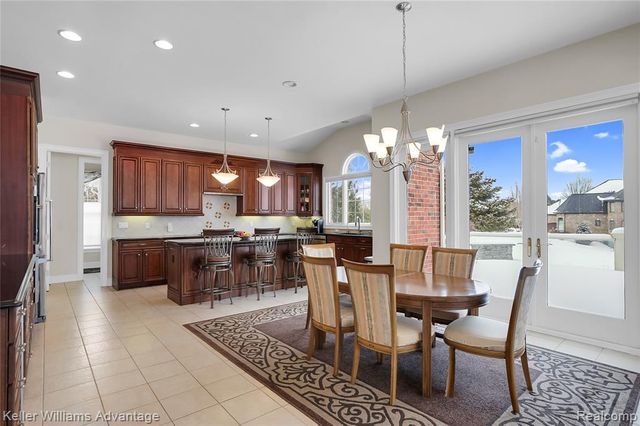 3860 S Shoreline Drive, Milford, MI 48381