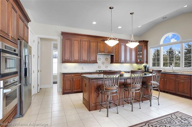 3860 S Shoreline Drive, Milford, MI 48381