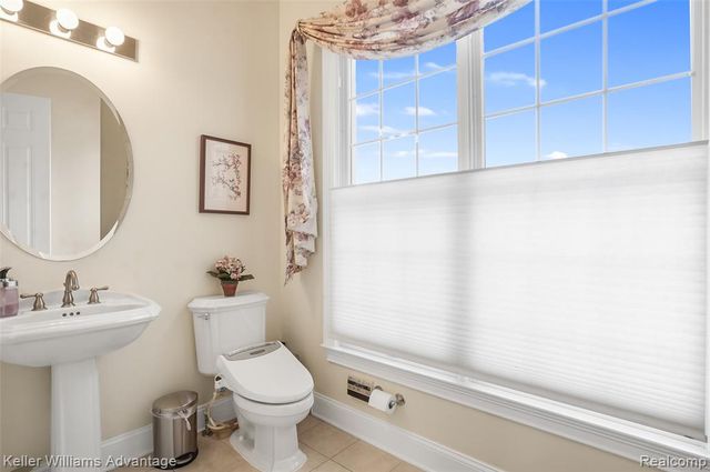 3860 S Shoreline Drive, Milford, MI 48381