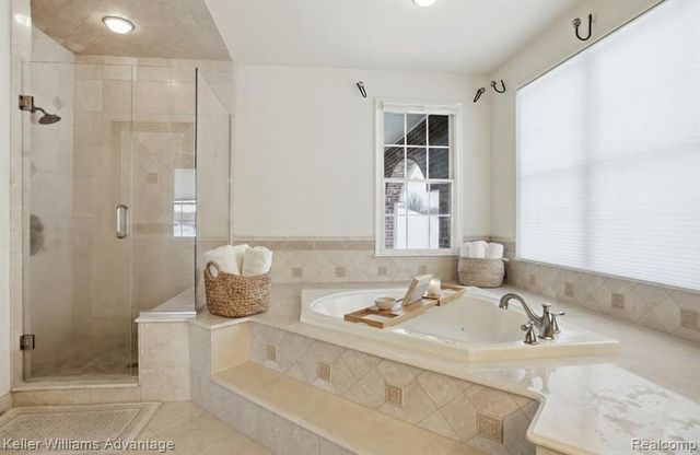 3860 S Shoreline Drive, Milford, MI 48381