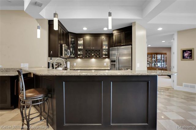 3860 S Shoreline Drive, Milford, MI 48381