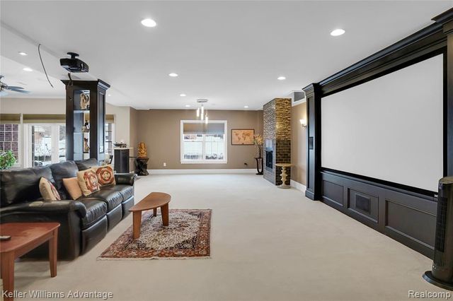 3860 S Shoreline Drive, Milford, MI 48381