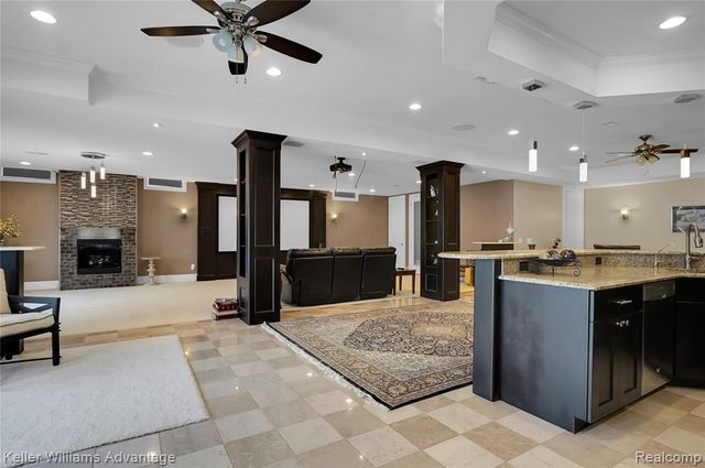 3860 S Shoreline Drive, Milford, MI 48381