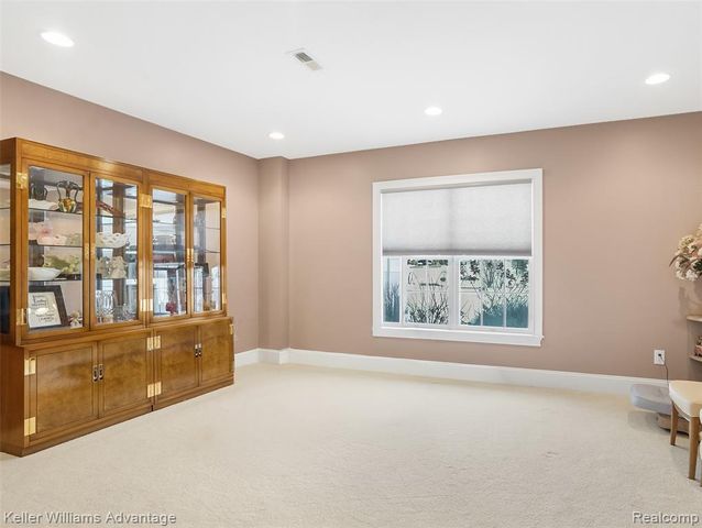 3860 S Shoreline Drive, Milford, MI 48381