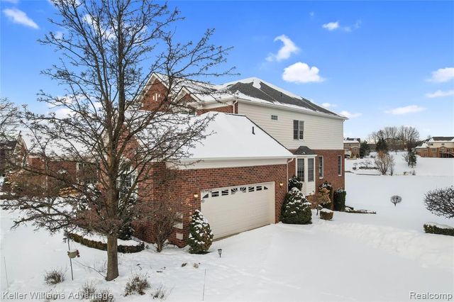 3860 S Shoreline Drive, Milford, MI 48381