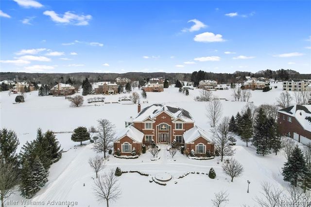 3860 S Shoreline Drive, Milford, MI 48381