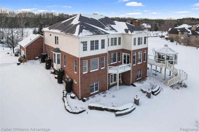 3860 S Shoreline Drive, Milford, MI 48381