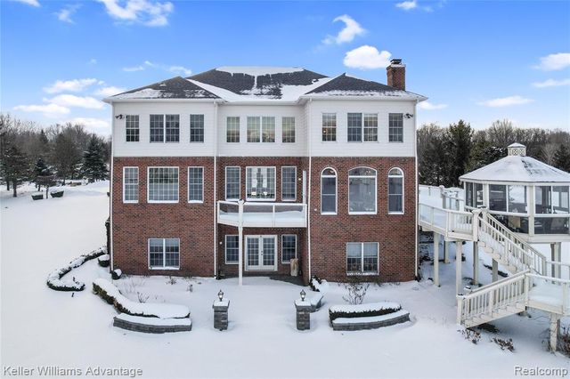 3860 S Shoreline Drive, Milford, MI 48381