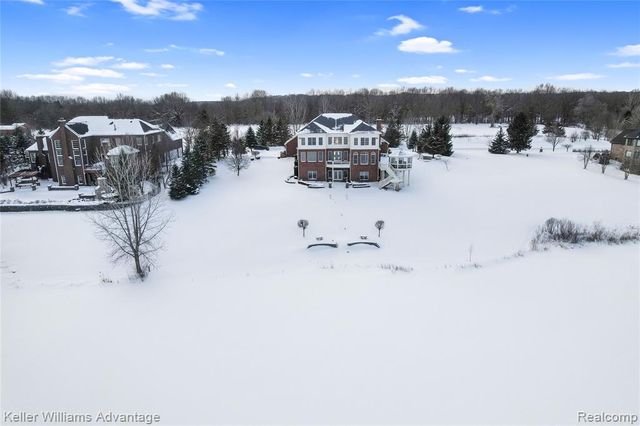 3860 S Shoreline Drive, Milford, MI 48381