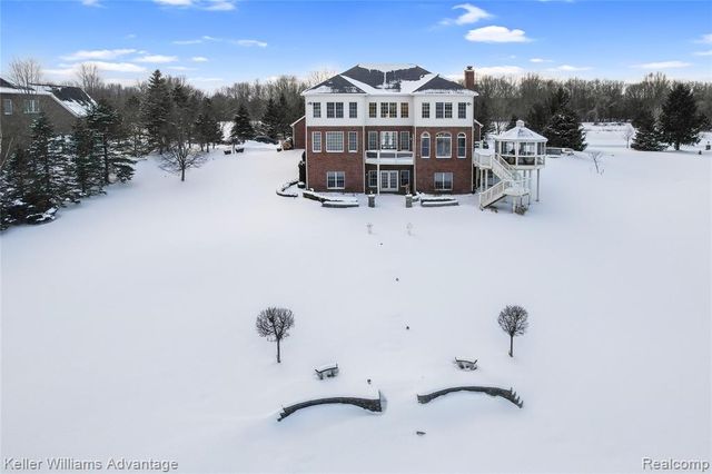 3860 S Shoreline Drive, Milford, MI 48381