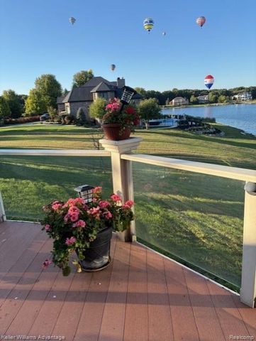 3860 S Shoreline Drive, Milford, MI 48381