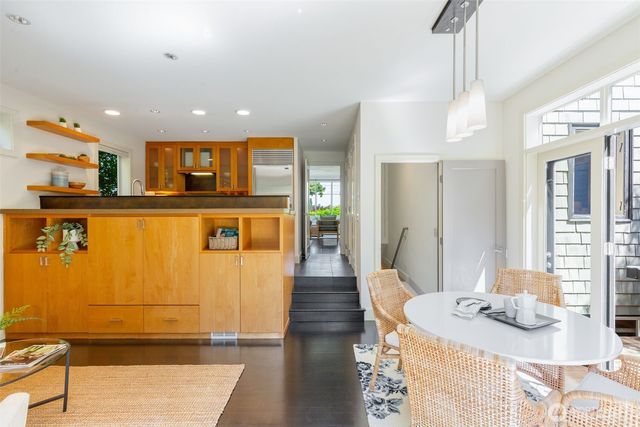 1819 39th Avenue E, Seattle, WA 98112