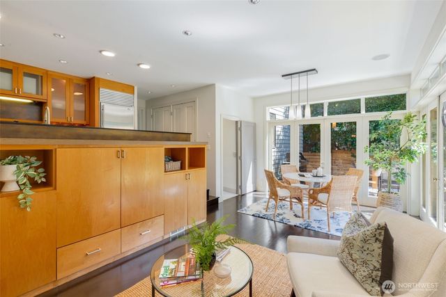 1819 39th Avenue E, Seattle, WA 98112