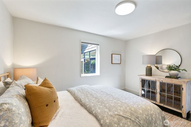 1819 39th Avenue E, Seattle, WA 98112