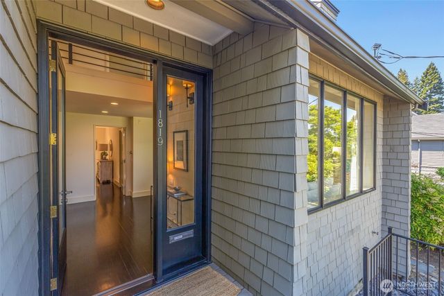 1819 39th Avenue E, Seattle, WA 98112
