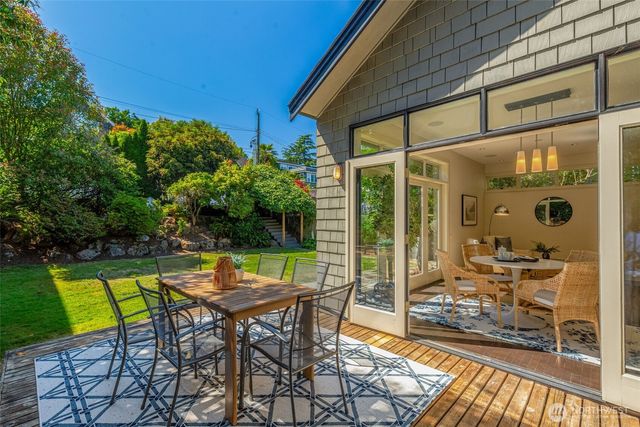 1819 39th Avenue E, Seattle, WA 98112