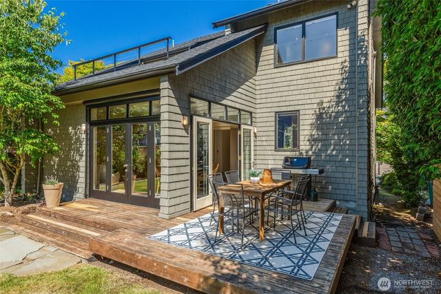 1819 39th Avenue E, Seattle, WA 98112