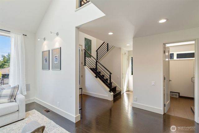 1819 39th Avenue E, Seattle, WA 98112