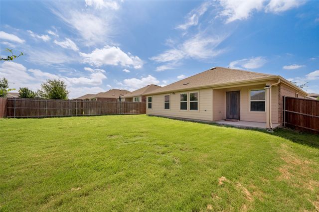 905 English Drive, Aubrey, TX 76227