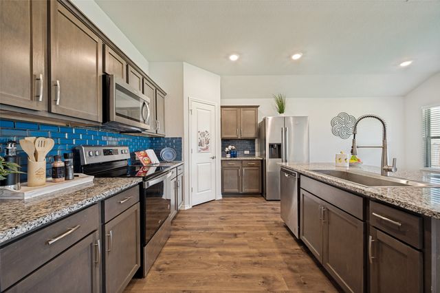 905 English Drive, Aubrey, TX 76227