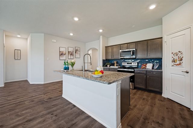 905 English Drive, Aubrey, TX 76227