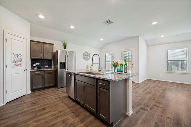 905 English Drive, Aubrey, TX 76227